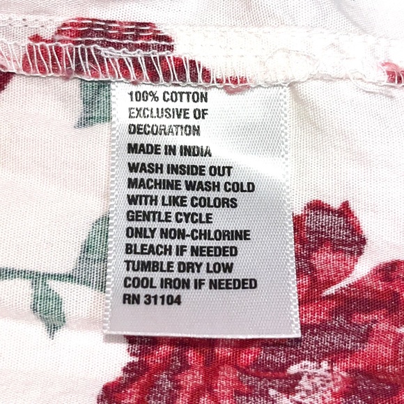 Crown & Ivy Kids top, 100% cotton,  white with bold red flowers, gold ribbon - Picture 13 of 13